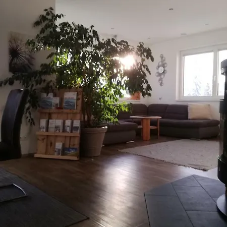Hubertus Tirol 1-8 Personen * פיל