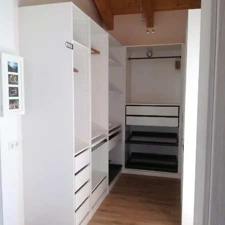 Hubertus Tirol 1-8 Personen * פיל